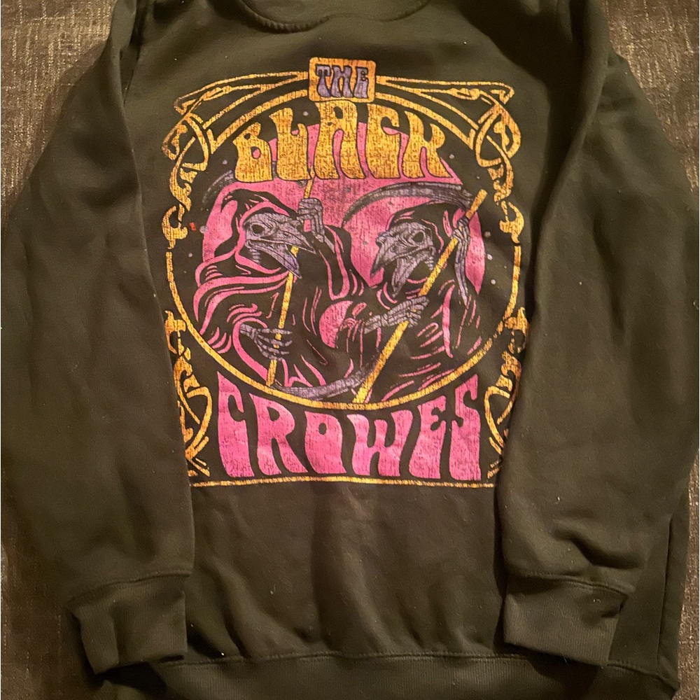 Black crow sweater sz small in good condition